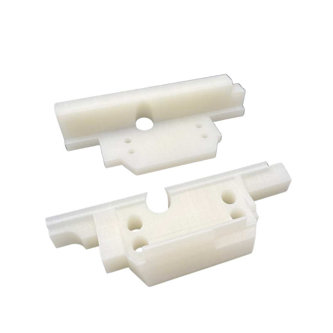 Kunststoff-Gleitführungen PA/Nylon - CNC-Fräsen TOSOMA